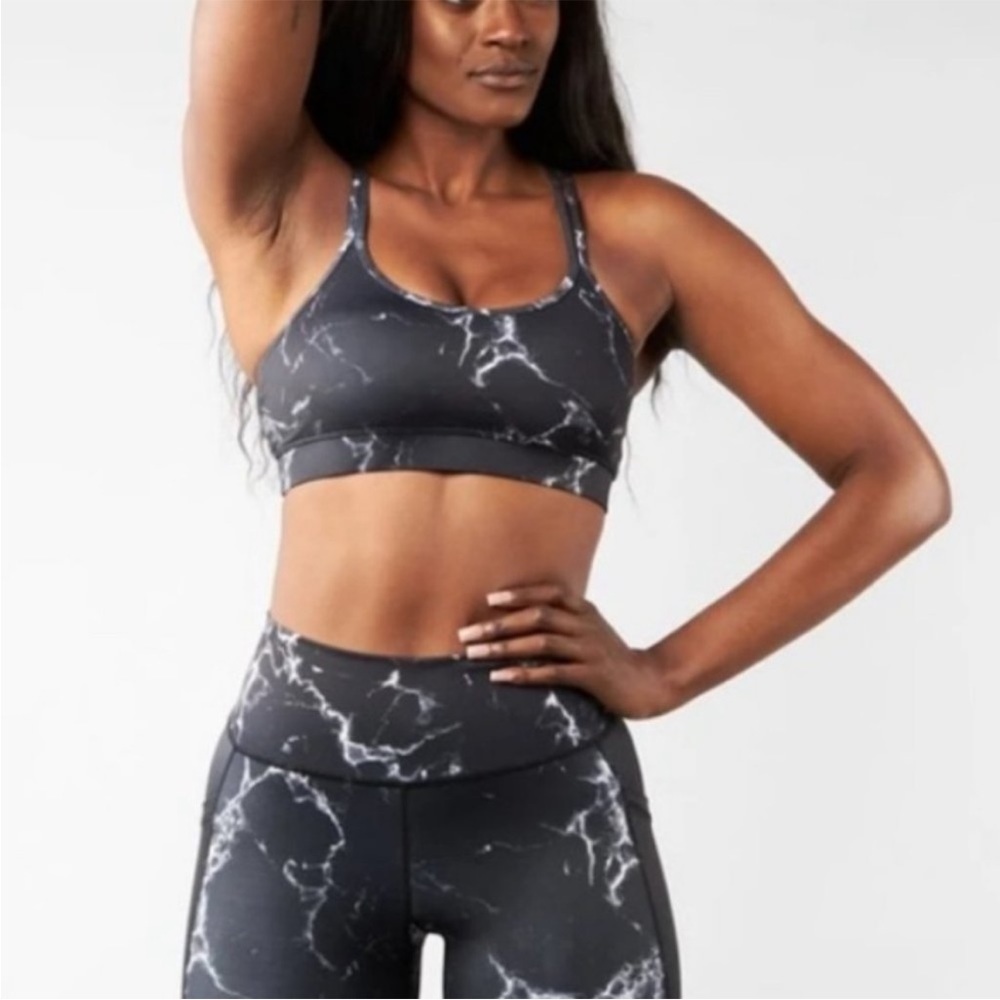 Buffbunny Racerback Sports Bra Size M  NWT